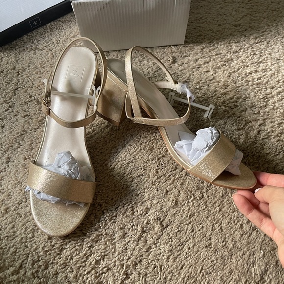 Brand new never worn - Picture 5 of 7